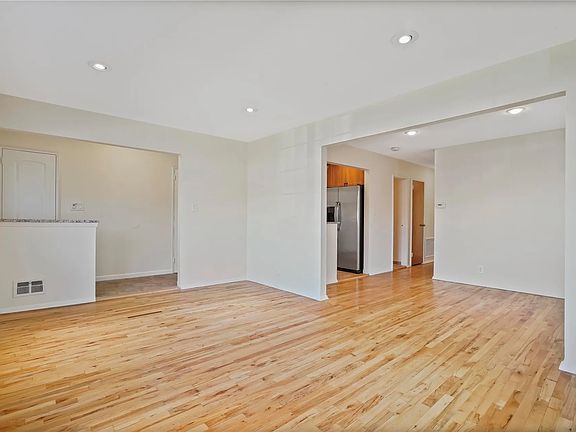 4th image of 8914 156th Ave