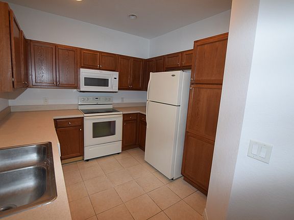 4th image of 2604 Grand Central Pkwy APT 2