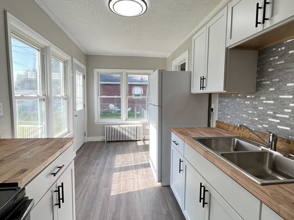 1008 1/2 Rhomberg Ave