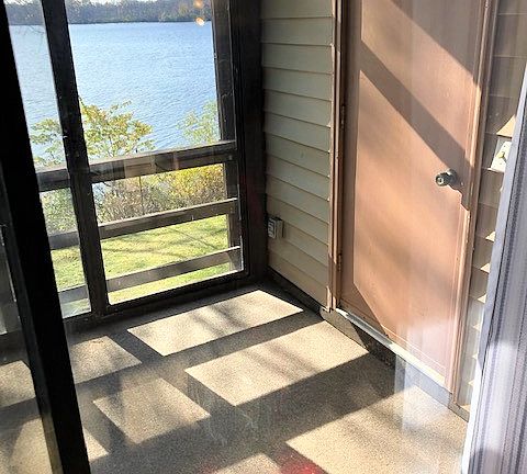4th image of 530 Cliffs Dr APT 203