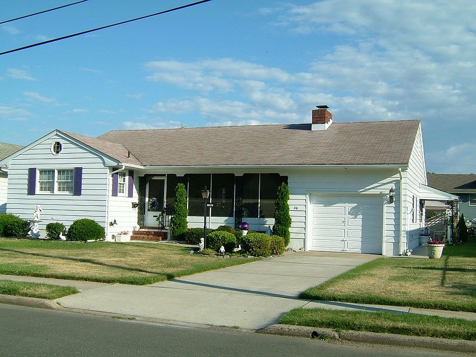 Custom Ranch w/ 1 car garage