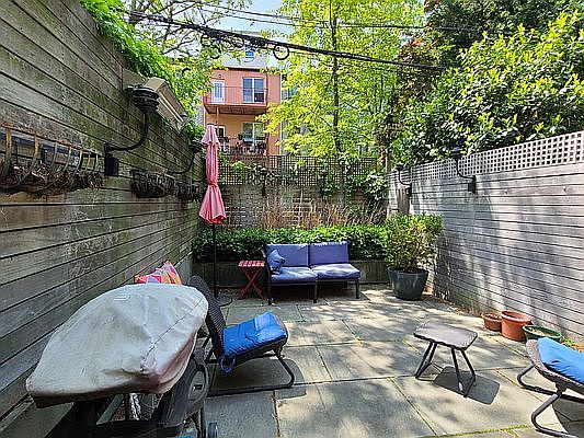 5th image of 358 12th St APT 1L