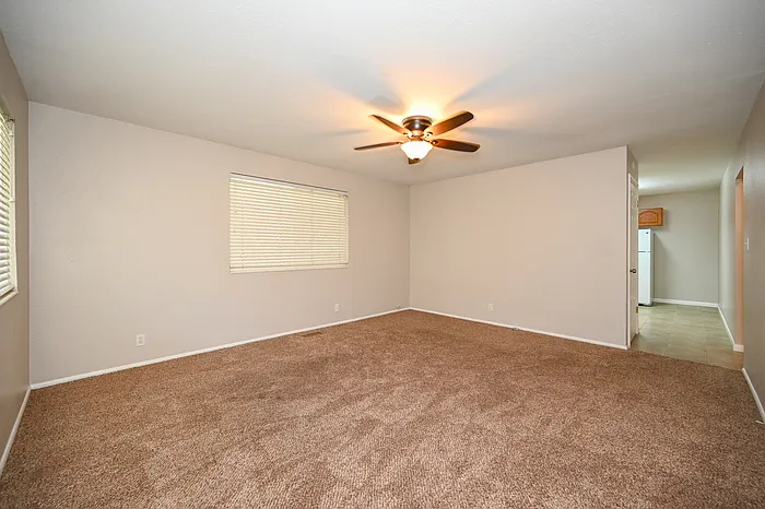 918 E Vics Rd — Photo 7