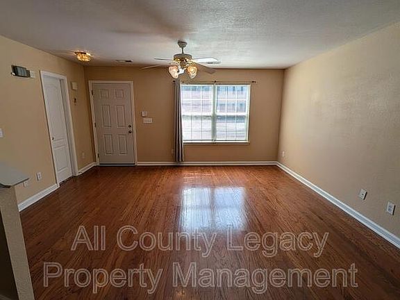 3rd image of 1928 Shawn Wayne Cir SE