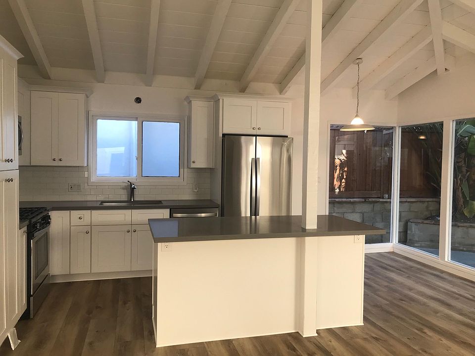 2nd image of 429 Iris Ave