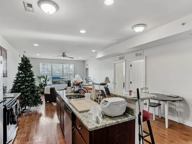 1242-44 N 16th St #3 — Photo 8