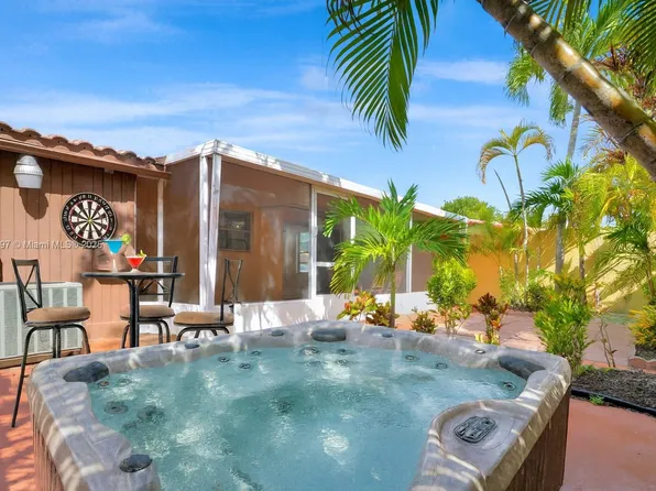 8528 SW 148th Pl, Miami, FL 33193