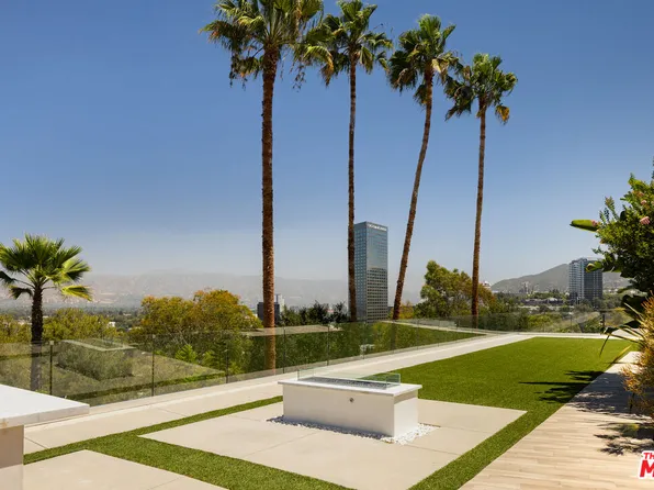 10901 Terryview Dr, Studio City, CA 91604