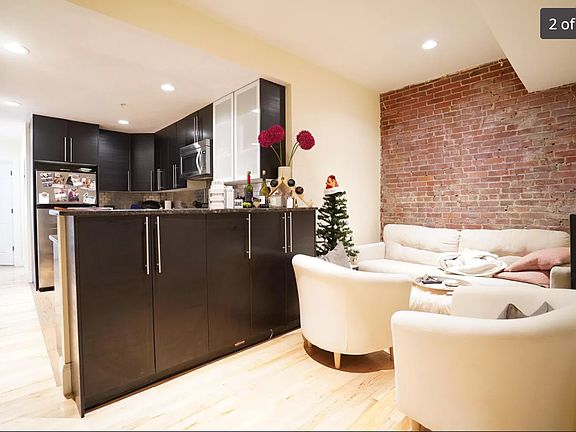 3rd image of 1203 Beacon St APT 2
