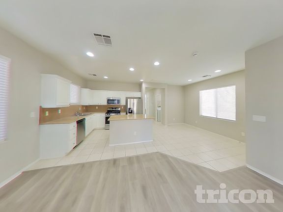 3rd image of 4432 Santa Clarita Ave