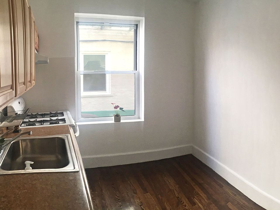 2nd image of 4736 48th St #2R
