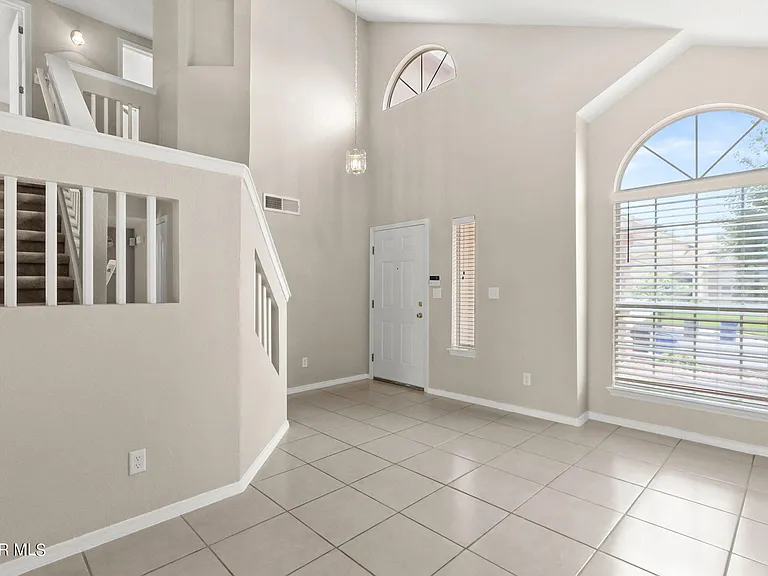 6763 Dakota Ridge Dr — Photo 2