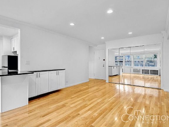 5th image of 141 E 55th St #A12
