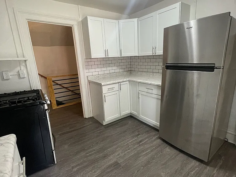212 Ferris St #1/2 — Photo 1
