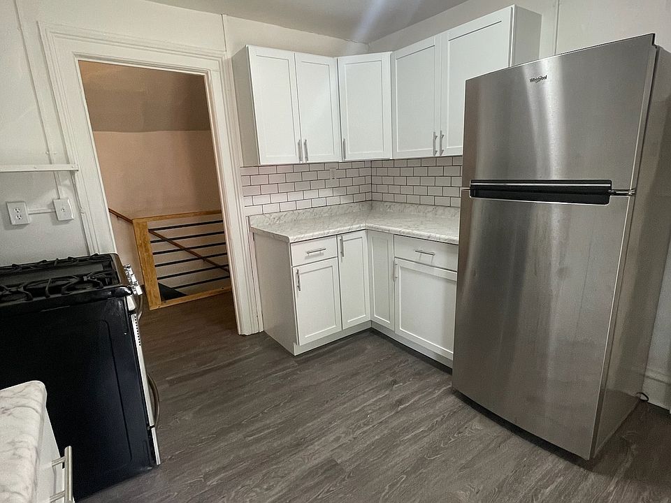 1st image of 212 Ferris St #1/2