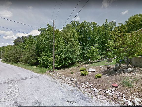 5th image of 15 Oakcrest Cir