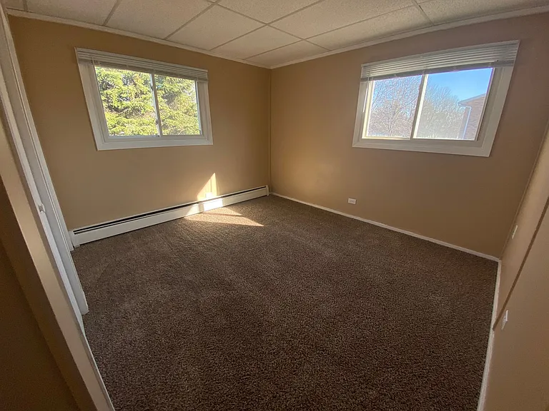 605 N Clark St — Photo 11