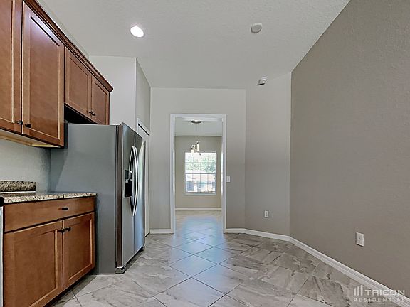 5th image of 221 Kissengen Park Dr