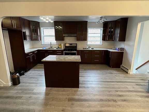 3rd image of 150 Bay 32 St