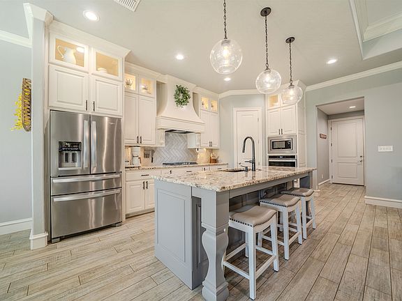 2nd image of 4028 Hidden Hills Cir