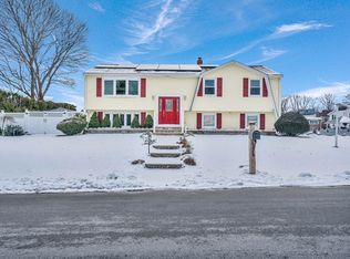 14 Magna Rd, Methuen, MA 01844