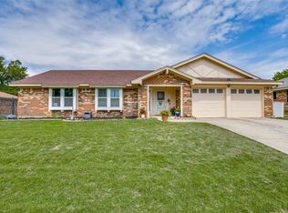 728 Springhill Dr, Hurst, TX 76054