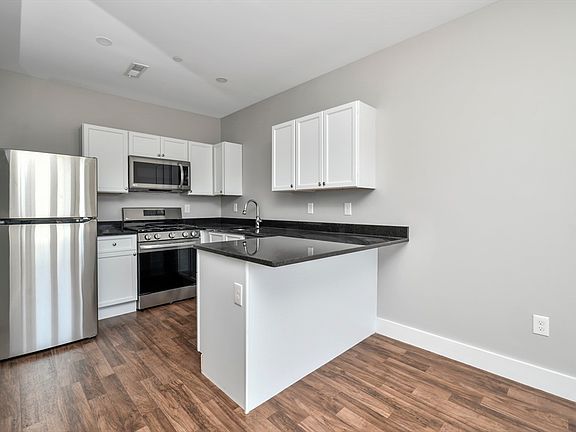 2nd image of 1903 Columbus Ave