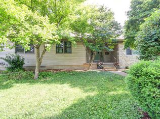 418 E Center St, Monticello, IL 61856
