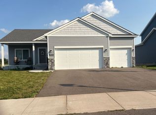 9949 32nd St NE, Saint Michael, MN 55376