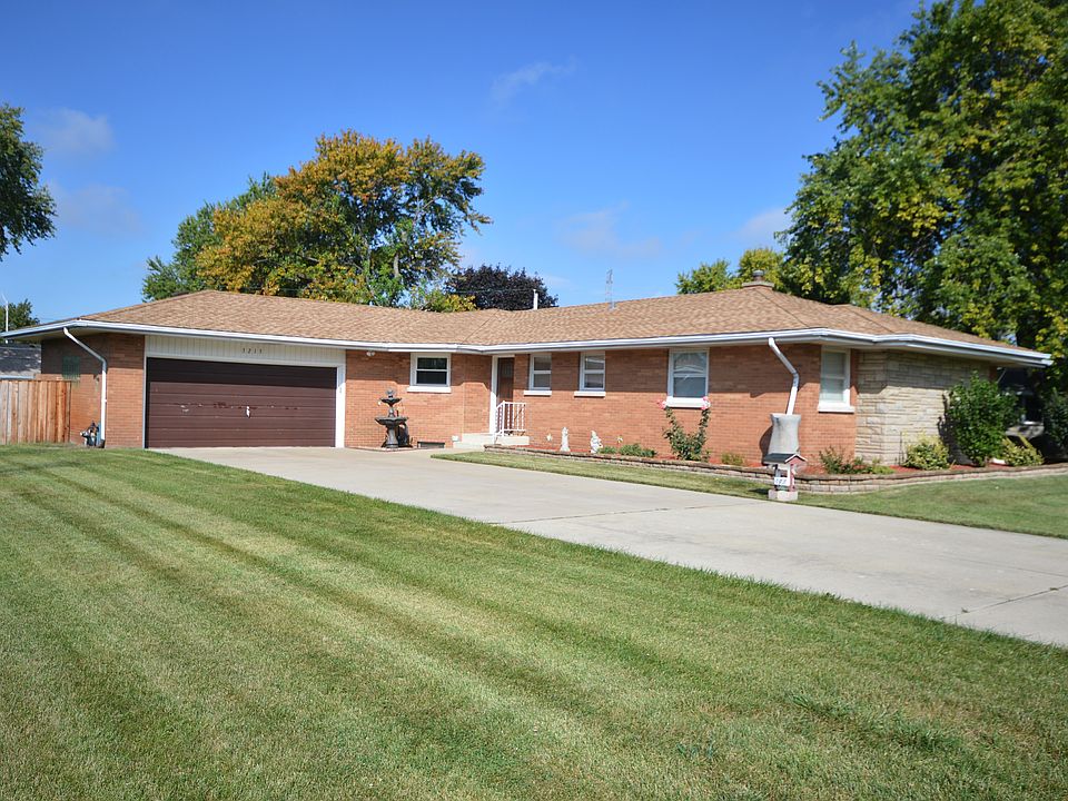 1st image of 3215 Pinecrest Dr