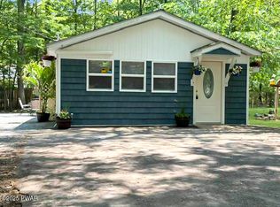 125 Pine Dr, Shohola, PA 18458