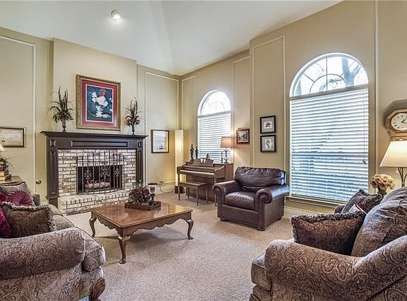 5th image of 6328 Thornbranch Dr