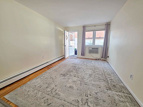 2nd image of 71 Herbert St #1R