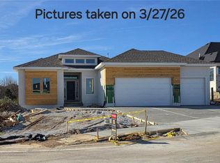 11216 S Gleason Rd, Olathe, KS 66061