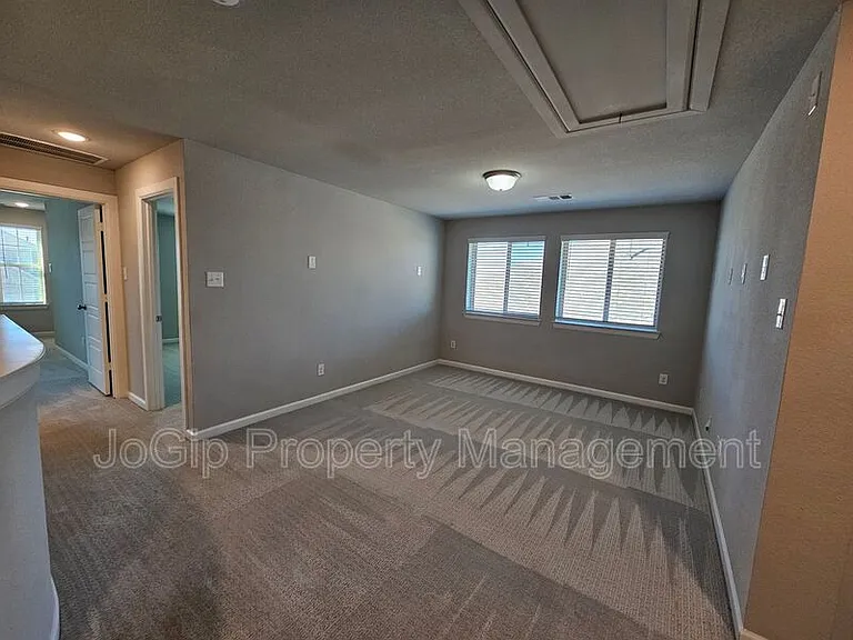 1740 Jamestown Dr — Photo 51
