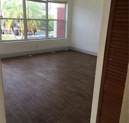 4th image of 1447 NE 31st St