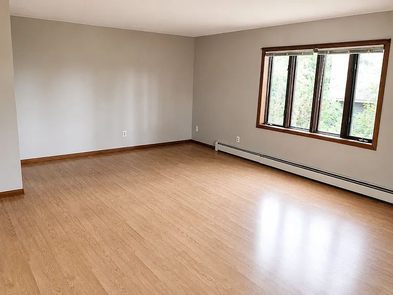 3320-22 Rosewood Dr — Photo 6