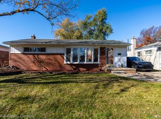 9201 Texas St, Livonia, MI 48150