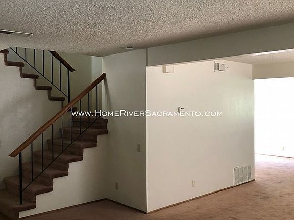 5th image of 1510 Woodridge Oak Way