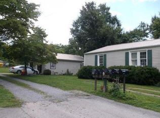 636 Cherokee Dr, Mount Carmel, TN 37645