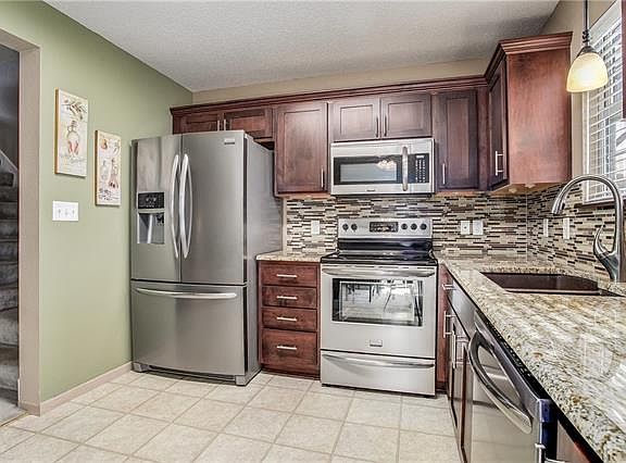 3rd image of 5705 NW Plantation Ln