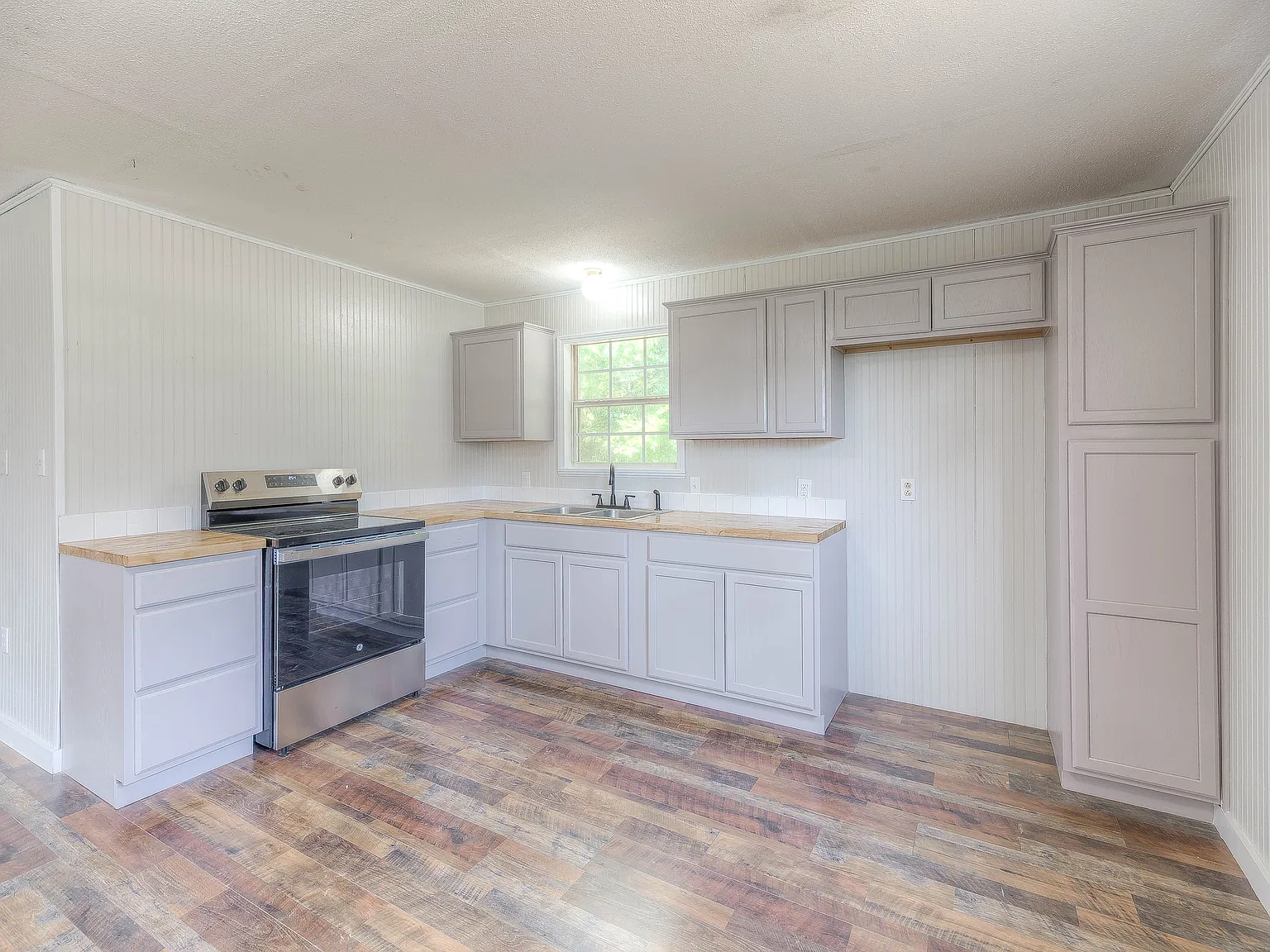 E Sherwood - 415 - 1 — Photo 4