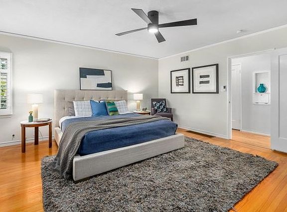 4th image of 945 Ramona Way