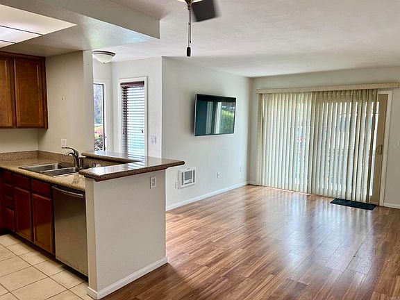 4th image of 432 Edgehill Ln Unit 41