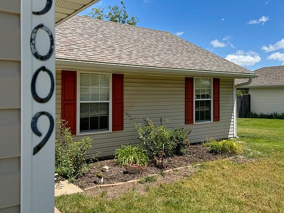 3rd image of 5009 Chariton Dr