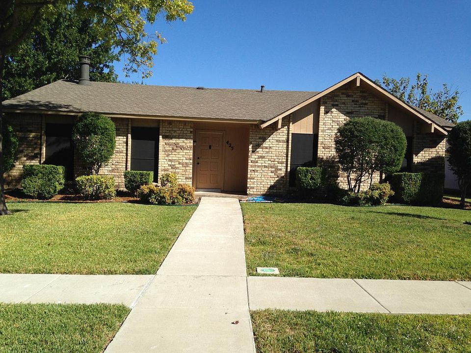 1st image of 425 Sandy Knoll Dr