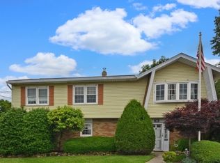 12 Niader Ct, Clifton, NJ 07012