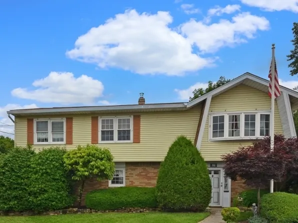 12 Niader Ct, Clifton City, NJ 07012