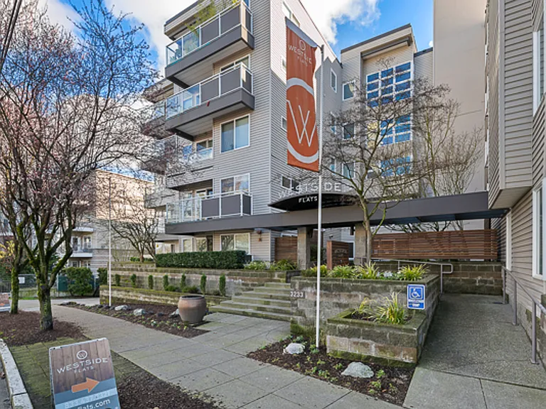 West Side Flats South — Photo 1