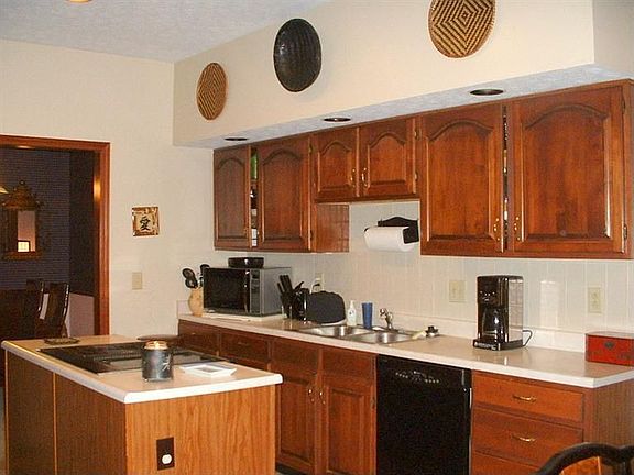 3rd image of 260 Ashway Ct